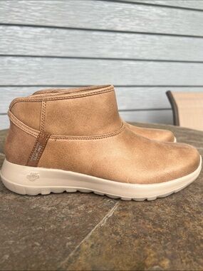 SKECHERS Women's Hands Free Slip-Ins On-The-Go Joy-Ready Set Chukka Sz 6.5 NWOT
